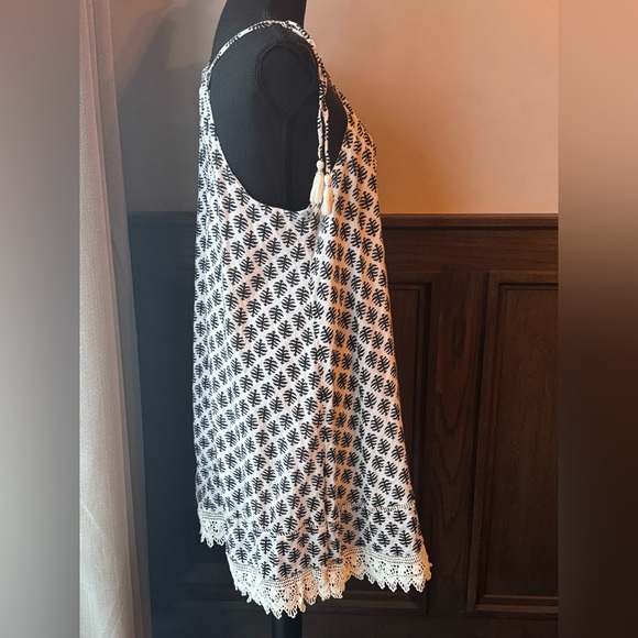 Old Navy black and white tropical Boho Dress size medium - Picture 7 of 9